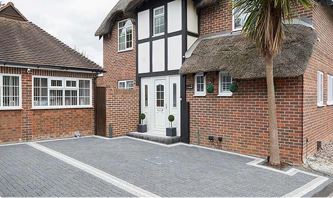 Invicta Flow Onyx Moonstone Pearl