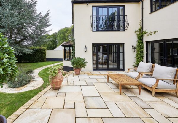 Seasonal Garden Designs: Paving Ideas for Autumn