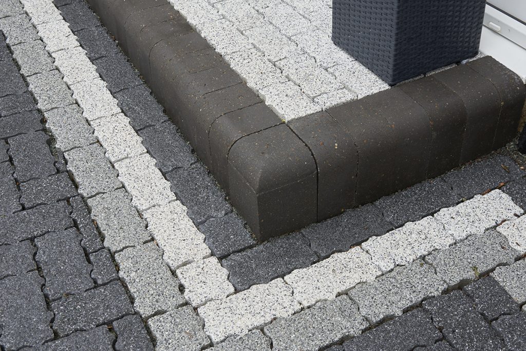 Invicta Flow Permeable Paving | Granite Block Paving | Driveway ideas | Driveway inspiration | Driveway Paving | Granite Pavers | Grey block paving