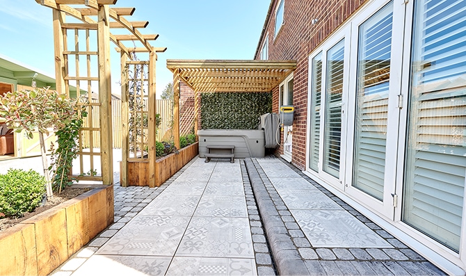 Decor Mosaic Grey, Aura Silver Fleck, High Kerb Charcoal