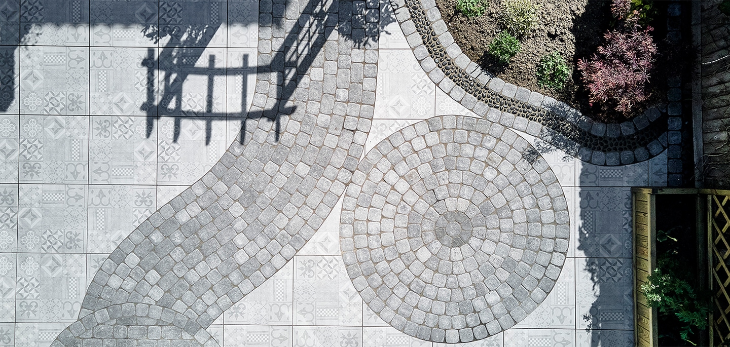 Decor Mosaic Grey, Aura Silver Fleck, High Kerb Charcoal