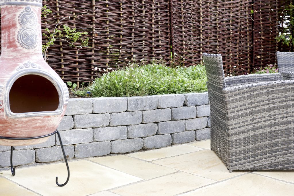 How to Design a Garden For Socialising and Entertaining